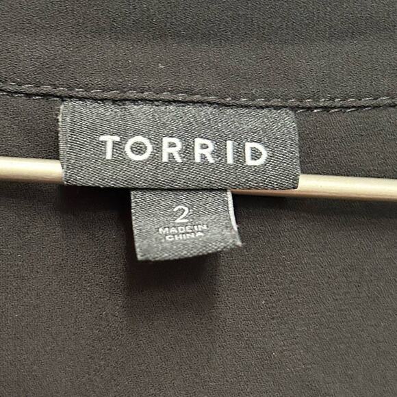TORRID Georgette Button Down Pullover Black Blouse Sz 2 - Picture 6 of 11